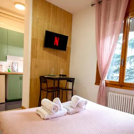 Monolocale Flower - Comfort & Free Wifi - Arena Rcf * Reggio Emilia