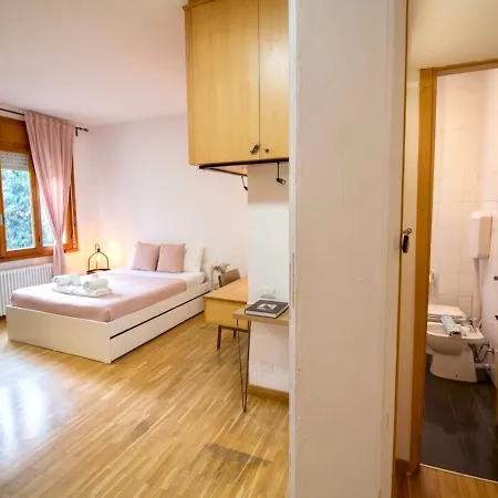 Monolocale Flower - Comfort & Free Wifi - Arena Rcf * Reggio Emilia