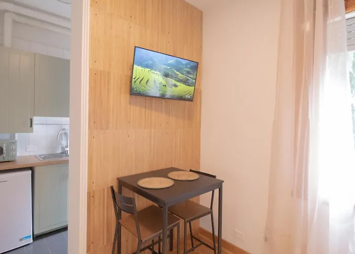 Accogliente E Luminoso Monolocale Bohemien - Free Wi-fi *