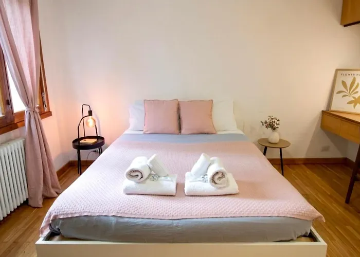 Monolocale Flower - Comfort & Free Wifi - Arena Rcf Apartmán *
